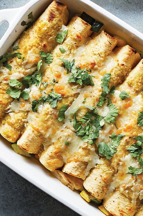 Chicken And Veggie Enchiladas, Bahamas Recipes, Enchiladas Corn Tortillas, Potatoes Dinner, Zucchini Enchiladas, Veggie Enchiladas, Cheesy Enchiladas, Gf Dinner, Lean Protein Meals