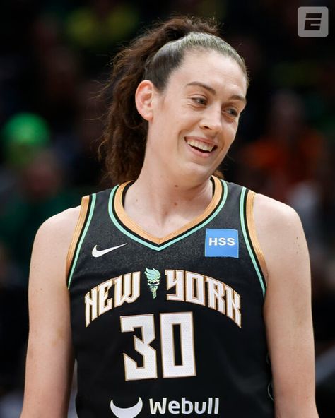 Breanna Stewart Net Worth: Contract, Salary And Income Explored Breanna Stewart, Soccer Women, Olympic Gold Medals, Usa Soccer Women, Usa Basketball, Usa Soccer, Target Clothes, Young Athletes, Women's Basketball