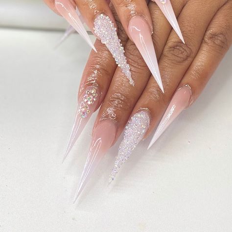 Nails Stiletto Long, Ombre Stiletto Nails, Neutral Nail Art Designs, Neutral Nail Art, Acrylic Nails Stiletto, Stilleto Nails Designs, Nails Stiletto, Ombre Acrylic Nails, Stiletto Nails Designs