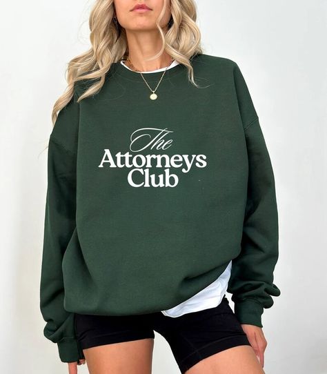 Green the Attorneys Club Sweatshirt / Woman Lawyer Gift / Sporty Chic Sweatshirt - Etsy Italy Nyc Shirt, California Sweatshirt, New York Sweatshirt, Nyc Marathon, Chic Sweatshirt, Racing Club, California Shirt, Running On The Beach, Running Club