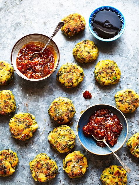 Vegetable Cakes, Curry Recipes Vegetarian, Vegetable Cake, Tamarind Sauce, Vegetarian Curry, Potato Vegetable, Persian Food, Recipes Vegetarian, Vegetable Side Dishes