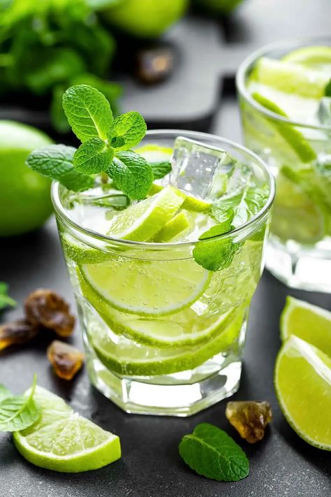 Inspired by its Cuban cousin, this Mexican mojito might even be sexier and suaver thanks to that bad boy, smooth tequila. Buena onda, indeed. #rum #mojito #cocktails Mexican Mojito, Mexican Party Food, Tequila Soda, Mexican Entrees, Mexican Cocktails, Healthy Mexican Recipes, Mint Simple Syrup, Lemon-lime Soda, Best Tequila