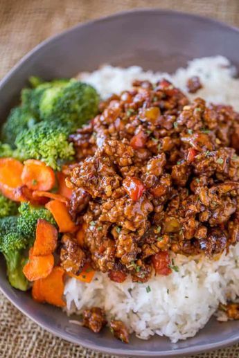 Ground Kung Pao Chicken (1 Pan!) - Dinner, then Dessert Chopped Zucchini, Mapo Tofu, Ground Chicken Recipes, Ground Turkey Recipes, Recipes Crockpot, Ground Chicken, Easy Food, Asian Cooking, Asian Dishes