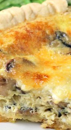 Mushroom Swiss Quiche, Swiss Quiche, Filet Mignon Chorizo, Brunch Quiche, Mushroom Quiche, Quiche Recipes Easy, Breakfast Quiche, Quiche Recipes, Nutritious Snacks