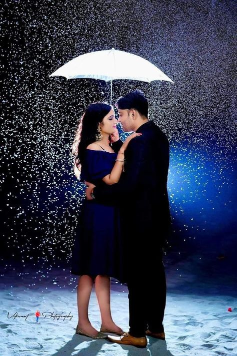 Night Shoot Photography, Night Couple Photography, Pre Wedding Photoshoot Beach, Pre Wedding Photoshoot Props, Night Shoot, Pre Wedding Photoshoot Outfit, Wedding Couple Photography, Wedding Photoshoot Props, Engagement Photography Poses