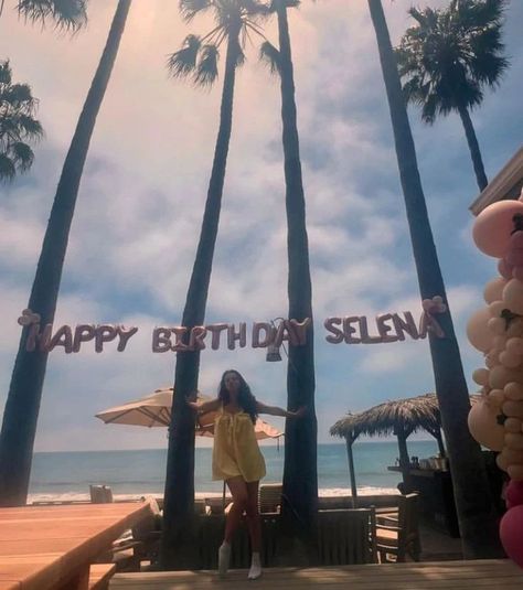 Sel💛 Selena Gomez Birthday, Only Murders In The Building, Selena G, Famous Singers, Marie Gomez, Very Grateful, The Building, American Singers, Selena Gomez