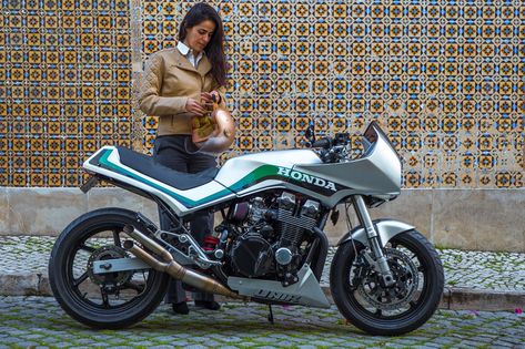 '80s Glory: Honda CBX750 "Flávia" by Unik Edition Honda Cbx750, 80s Sport, Honda Cbx, Dirt Bike Girl, Cb 750, West Coast Choppers, Sport Bike, Best Build, Honda Motorcycles