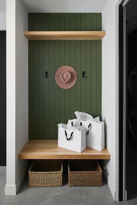 Small Foyer Ideas, Small Mudroom Ideas, Small Mudroom, Small Foyer, Entry Closet, Mud Room Entry, Mudroom Decor, Small Entryways, Mudroom Ideas