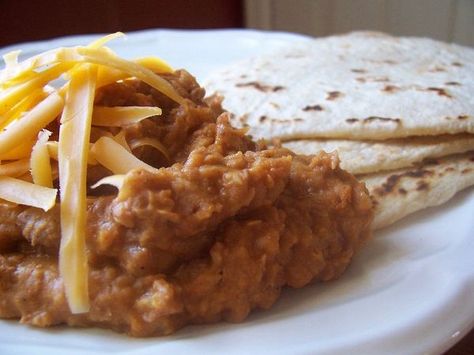 How to Make Homemade Refried Beans Meal Capsule, Canning Refried Beans, Taco Food, Homemade Refried Beans, Frijoles Refritos, Refried Beans, Side Recipes, Bean Recipes, Mexican Dishes