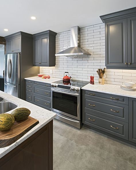 Classic Kitchen 1 - Laurysen Kitchens Grey Cabinets White Countertops, Gray Cabinets White Countertops, Kitchen Cabinets Grey And White, Backsplash Kitchen White Cabinets, White Kitchen Countertops, Grey Kitchen Designs, White Kitchen Backsplash, Grey Countertops, Kitchen Redesign