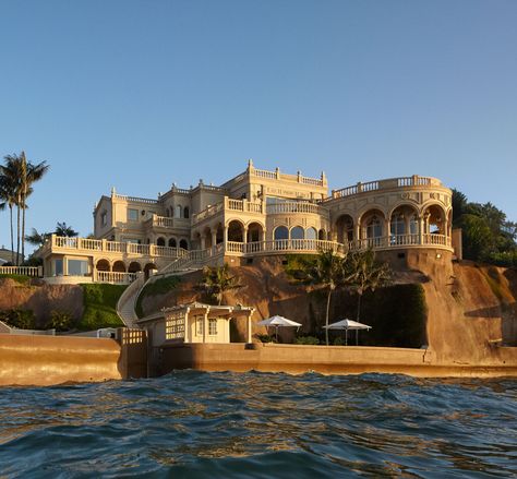 Big Beach Mansion, Mansions In Greece, Beach Front Mansion, Island Mansion Tropical, Greek Mansion Exterior, Genoa Beach, Seaside Mansion, Random Architecture, Beachfront Mansion