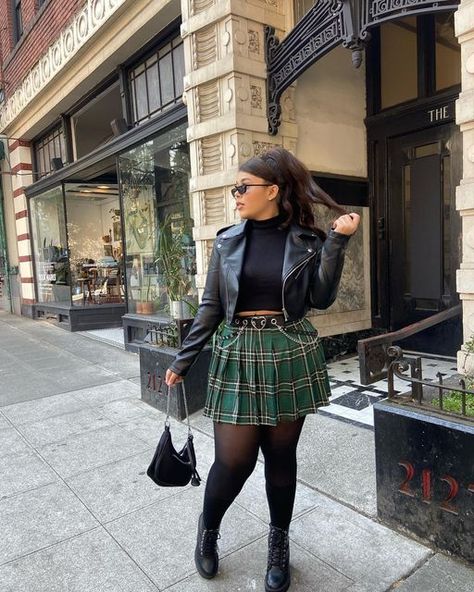 Monique | Seattle Blogger on Instagram: "I’m falling so hard for this @rainbowshops outfit 🤎🍂✨" Skirt Outfit Midsize, Pleated Skirt Outfits, Outfit Midsize, Midsize Outfit, Pleated Skirt Outfit, Minimal Wardrobe, Midsize Outfits, Fall 23, Outfit Inspo Fall