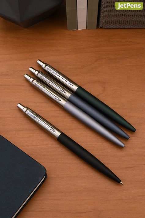 7% larger than the standard Jotter, the Parker Jotter XL Ballpoint Pen is perfect for bigger hands and makes a great Father's Day gift. Parker Jotter Pens, Aesthetic Pens, Parker Pens, Stationary Accessories, Parker Jotter, Parker Pen, Study Stationery, New Pen, Ink Pens