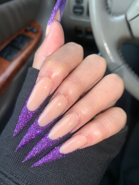 Purple Glitter French Nails, Black Glitter Stiletto Nails, Dark Purple Stiletto Nails, Purple Stilleto Nails, Purple Stiletto Nails Design, Glitter Stiletto Nails, Stiletto Nails Long, Purple Stiletto Nails, Black And Purple Nails