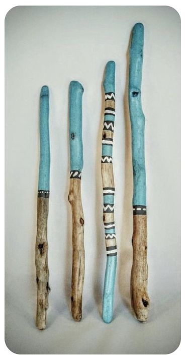 Driftwood Sticks, Painted Wood Crafts, Coastal Blues, Painted Driftwood, Didgeridoo, Driftwood Projects, Zen Style, Stick Art, Coastal Boho