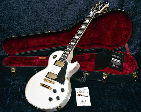 ★☆ 2010 Gibson Les Paul Custom ★ Alpine White ★ Gibson case & Certificate ☆★ £1895 - http://cgi.ebay.co.uk/ws/eBayISAPI.dll?ViewItem&item=181477966026&ssPageName=STRK:MESE:IT Gibson Les Paul Custom Alpine White, Gibson Les Paul Custom, Music Nerd, Les Paul Custom, Alpine White, Guitars For Sale, Les Paul Standard, Gibson Les Paul, Electric Guitars