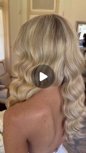 Mindyhairextensions on Instagram: "Glam wave tutorial 🫶🏼 #trendy #hairstylist #brisbanehairdresser #brisbanehairstylist #professionalhairstylist #ghd #moroccanoil #hairtips #hairtipsandtricks #bridalhairstylist #hairtransformation #hairbeforeandafter #hairtutorial #hairhack #wavetutorial #glamwavestutorial #glamwaveshairstyle #extensiontransformations #gabbinbarhomestead" Hollywood Wave Tutorial, Glam Waves Hair Tutorial, Glam Curls Long Hair, Hollywood Glam Hair Tutorial, Glam Waves Wedding Hair, Glam Waves Tutorial, Hollywood Waves Tutorial, Wave Tutorial, Hollywood Glam Hair