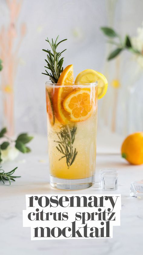 Christmas Beverages Alcoholic, Holiday Drinks For Adults, Christmas Party Drinks Alcohol, Drinks Recipes Nonalcoholic, Christmas Party Drink Ideas, Refreshing Summer Drinks Nonalcoholic, Rosemary Mocktail, Fun Christmas Cocktails, Spritz Mocktail