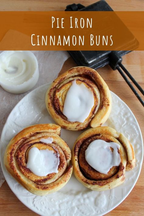 Pie Iron Cinnamon Buns Recipe » Campfire Foodie Pilsbury Cinnamon Rolls, Nachos Dip Recipe, Easy Camping Recipes, Pie Iron Recipes, Camping Meal Planning, Camping Cooker, Cinnamon Bun Recipe, Camping Meal, Pie Iron