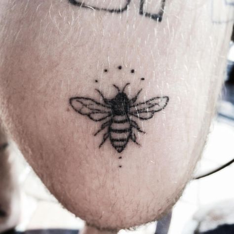 handpoked bee tattoo by @stuckwithpins (stuckwithpins) Dainty Stick And Poke Tattoos, Tattoo Bee, Stick And Pokes, Stick Tattoo, Stick Poke Tattoo, Stick Poke, Handpoke Tattoo, Stick N Poke Tattoo, Hand Poked Tattoo