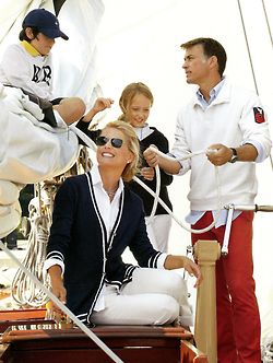 Preppy Mode, Cow Boys, Style College, Ivy League Style, Prep Style, Preppy Lifestyle, Ralph Lauren Style, Summer Sweaters, On A Boat