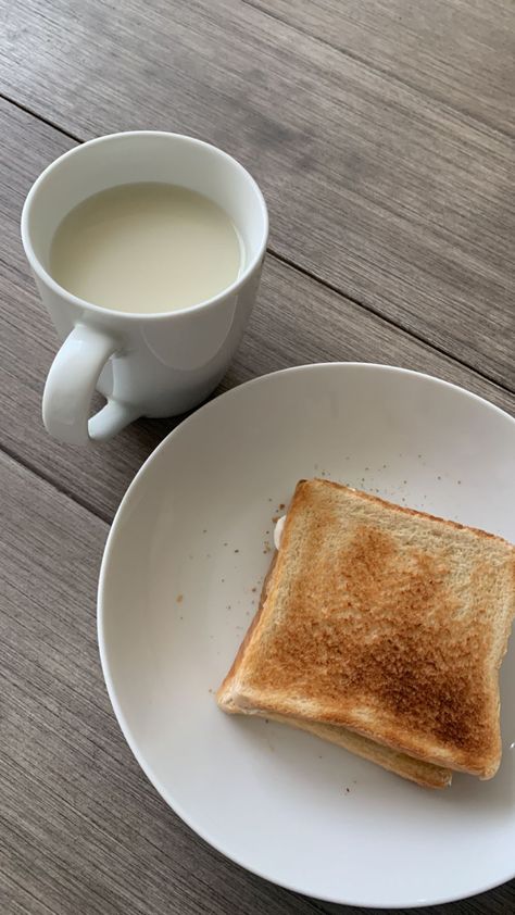 Bread Breakfast Aesthetic, Carrie Underwood Pictures, Snap Streaks, Breakfast Aesthetic, Bread Breakfast, Dream Food, Breakfast Coffee, Small Meals, Ice Tea