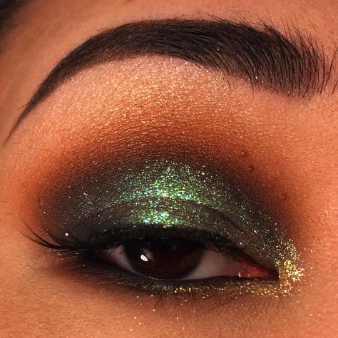 Forest Green Eyeshadow Makeup Looks, Green And Gold Smokey Eye, Earth Color Makeup, Green Cheer Makeup, Earth Inspired Makeup, Green Eye Shadow For Brown Eyes, Copper Eyeshadow Looks, Pat Mcgrath Eyeshadow Looks, Green And Gold Makeup