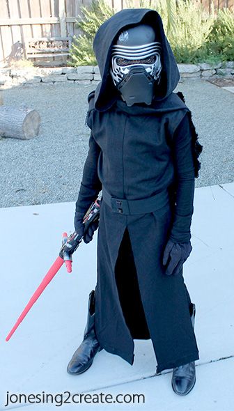 Since my son’s Star Wars birthday party, the boys in our house have been a “little” nuts about Star Wars. Combine that with all the buzz about the new Star War’s movie “The Force Awakens” and it is no wonder … Continue reading → Kylo Ren Halloween Costume, Star Wars Costumes Diy, Kylo Ren Costumes, Olaf Halloween Costume, Disfraz Star Wars, Olaf Costume, Princess Tutu Dresses, Costume Sewing, Baby Kostüm