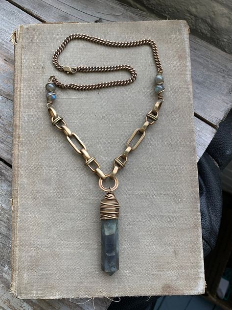 Labradorite Necklace/ Crystal Pendant / Healing Crystal / Healing Stones /Grey Stone Jewelry / daniellerosebean / rainbow / Crystal Necklace Crystal Necklace Diy, Vintage Lobster, Boho Style Necklaces, Crystal Aesthetic, Diy Jewelry Inspiration, Labradorite Necklace, Crystal Healing Stones, Jewelry Accessories Ideas, Hippie Necklace