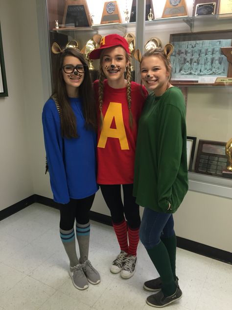 Alvin and the Chipmunks! #simon#alvin#theodore Simon Costume, Play Doh Costume, Gang Costumes, Halloween Dress Up Ideas, 80s Halloween Costumes, Diy Group Halloween Costumes, Sister Costumes, Character Halloween Costumes