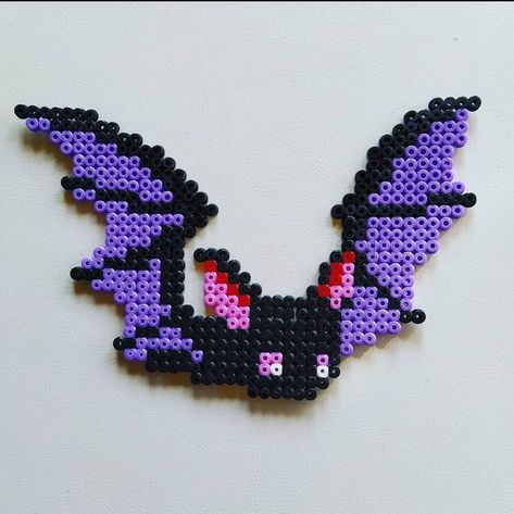 Skelanimals Perler Bead Pattern, Bat Perler, Perler Beads Designs Easy, Perler Bead Crafts, Melt Beads Patterns, Hamma Beads Ideas, Easy Perler Bead Patterns, Melty Bead Patterns, Pearl Beads Pattern