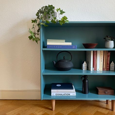 Refurbished vintage shelves repainted and mid century furniture legs added Refurbished Shelves, Teal Bookshelf, Teal Bookshelves, Ivar Ikea, Bookshelf Makeover, Sewing Room Inspiration, French Modern, Furniture Flipping, Small Bookcase