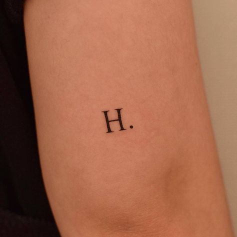 H Tatoos Design, H Finger Tattoo, H Letter Tattoo Design, H Tattoo Letter Design, H Letter Tattoo, H Tattoo Letter, Letter H Tattoo, H Tattoos, Lisa Tattoo