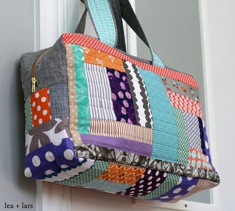 Overnight Bag Pattern, Weekender Bag Pattern, Toiletry Bag Pattern, Scrappy Patchwork, Bag Free Pattern, Duffle Bag Patterns, Tote Bag Pattern Free, Bright Bag, Crazy Mom