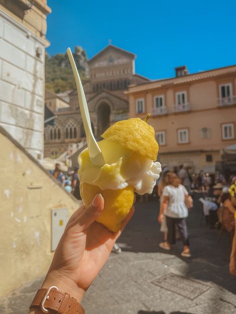 Italian Lemon Aesthetic, Limoncello Photography, Limoncello Aesthetic, Limoncello Italy Aesthetic, Positano Lemons, Italy Lemons Amalfi Coast, Mediterranean Summer, Italy Aesthetic, Business Inspiration