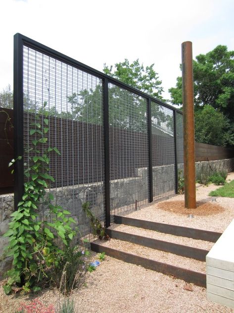 How to Create Backyard Privacy for Your Outdoor Haven Modern Trellis, Metal Trellis, Pergola Design, Backyard Privacy, Garden Vines, Garden Screening, Backyard Pergola, Have Inspiration, Pergola Plans