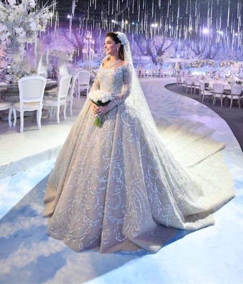 Arabian Bride Dress, Short Country Wedding Dress, Nikkah Ideas, Silver Wedding Gowns, Shadi Dress, Arabic Wedding Dresses, Latest Bridal Lehenga Designs, Sangeet Night, Hijabi Brides