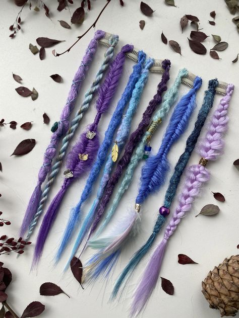 Clip in dreads will perfectly complement your image. Very soft made of high-quality gentle, hypoallergenic kanekalon. These dreadlocks are easily clipped in and Hair Boho Style, Clip In Dreads, Dreads Diy, Dreadlocks Diy, Yarn Dreads, Festival Hair Extensions, Accessories For Hair, Boho Hair Wrap, Soft Dreads