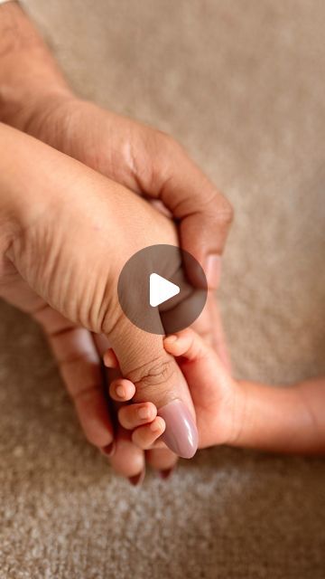 Easy Video Editing, Newborn Photography Family, 1 Month Baby, Baby Boy Newborn Photography, Photography Family, Baby Newborn, Baby Gif, Photographing Babies, Baby Photoshoot