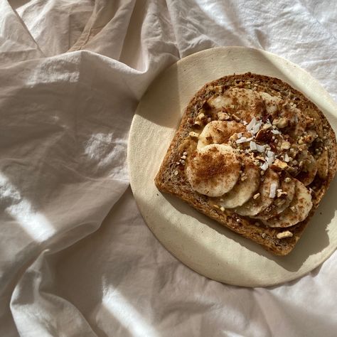 Nut Butter Aesthetic, Butter Toast Aesthetic, Banana On Toast, Butter Aesthetic, Toast Aesthetic, Sweets Photo, Butter Toast, Aesthetic Foods, Butter Cinnamon