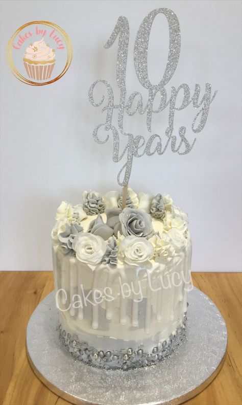 10th Anniversary Cake Ideas, 10th Anniversary Cake, 25th Marriage Anniversary, Silver Wedding Anniversary Cake, 25th Wedding Anniversary Cakes, Marriage Anniversary Cake, Renewal Vows, Anniversary Cake Designs, Happy Anniversary Cakes