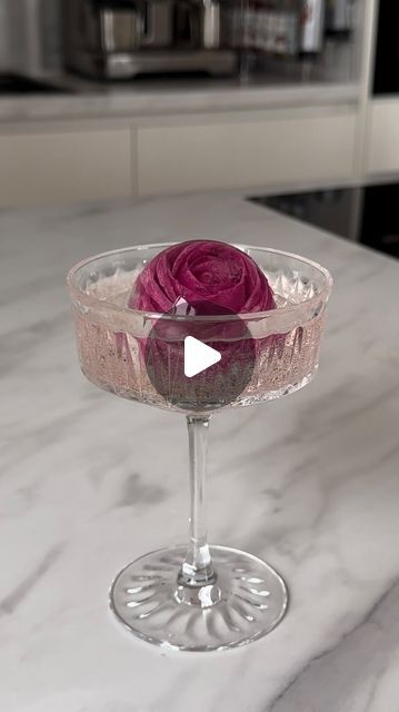 𝓛𝓲𝓿 ✨ on Instagram: "cute drink idea: rose ice cubes 🌹🧊💕 #icecube #rose #roses #drinks #drinkideas #girlsnight #girlsnightout #girlsnightin #cocktail #cocktails #cocktailvideos #cocktailrecipes #mocktail #mocktails #pinterest #pinterestinspired #cocktailparty #partyideas" Rose Ice Cubes, Purple Drinks, Cocktail Videos, Coffee Cocktails, Ice Cubes, Cocktail Drinks, Mocktails, Ice Cube, Girls Night Out