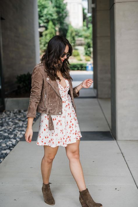 Floral White Dress Outfit, Brown Floral Dress Outfit, Ankle Boots And Dress Outfit, Dress And Ankle Boots Outfit, Brown Boots Dress, Ankle Boots Dress Outfit, Brown Ankle Boots Outfit, Black Romper Outfit, Dress With Ankle Boots