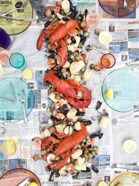 This Clambake on the Grill feeds a crowd and is an easy, casual summertime meal. And the mound of food in the middle of the table is impressive! Clambake Party, Clambake Recipe, Lobster Bake Party, Clam Bake Party, Low Country Boil Party, Grilled Clams, Seafood Boil Party, Lobster Boil, Lobster Bake