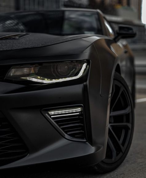 Chevrolet Wallpaper, Chevrolet Camaro Black, Black Camaro, Matte Black Cars, Camaro Car, Camaro 2016, Dream Cars Mercedes, Top Luxury Cars, Camaro Zl1