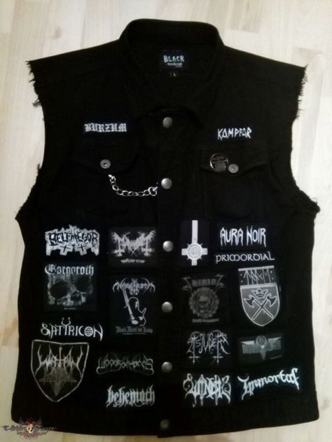 Black Metal Fashion, Battle Jackets, Battle Vest, Metal Outfit, Punk Fashion Diy, Grunge Jacket, Combat Jacket, Metal Jacket, Black Metal Art