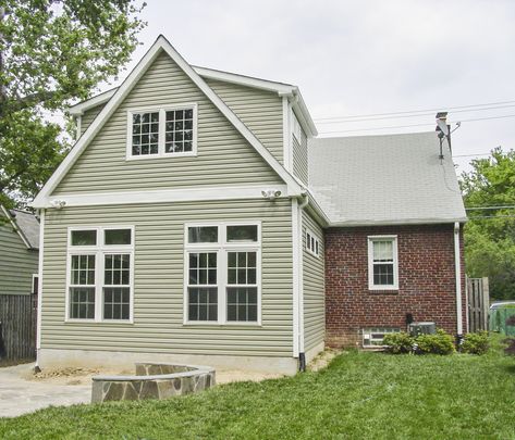 Two Story Addition Back Of House, Cape Cod Addition, Cape Cod House Interior, Cape Cod Addition Ideas, Colonial House Interior, Cape Cod House Exterior, Cedar Shingle Siding, Colonial House Exteriors, Contemporary Style Kitchen