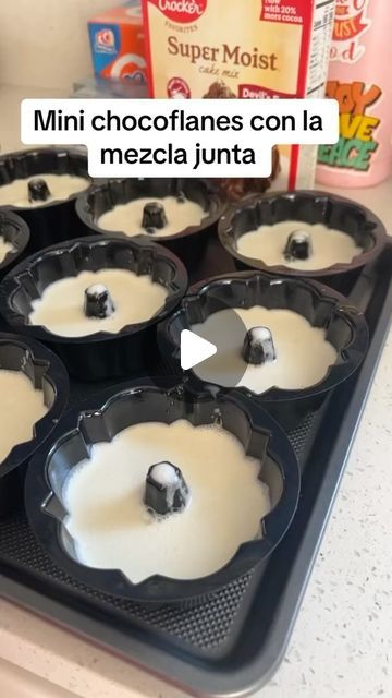 Reynas37_4 on Instagram: "Mini chocoflanes con la mezcla junta o sea mini pastel imposible #chocoflan #pastelimposible #mini #postres #ventas" Choco Flan Cupcakes, Baked Good To Sell, Mini Flan Decoration Ideas, Mini Choco Flan Recipe, Mini Chocoflan Recipe, Mini Flans Desserts, Chocoflan Recipe Mexican, Mini Choco Flan, Mini Flan Recipe