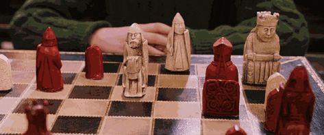 Harry Potter and the Philosopher’s Stone. Wizard's Chess Harry Potter Chess Set, Harry Potter Chess, Wizard Chess, Magical Objects, Harry Potter Props, Potter Aesthetic, Peter Pettigrew, Hogwarts Aesthetic, Harry Potter Christmas