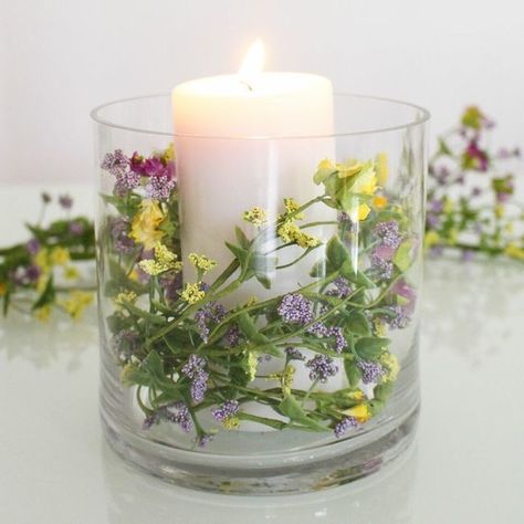 Simple Floral Candle Centerpieces, Diy Candles With Flowers, Cheap Wedding Centerpieces, Beautiful Wedding Centerpiece, Glass Cylinder Vases, Unique Wedding Flowers, Wedding Floral Centerpieces, Wedding Centerpieces Diy, Diy Wedding Flowers